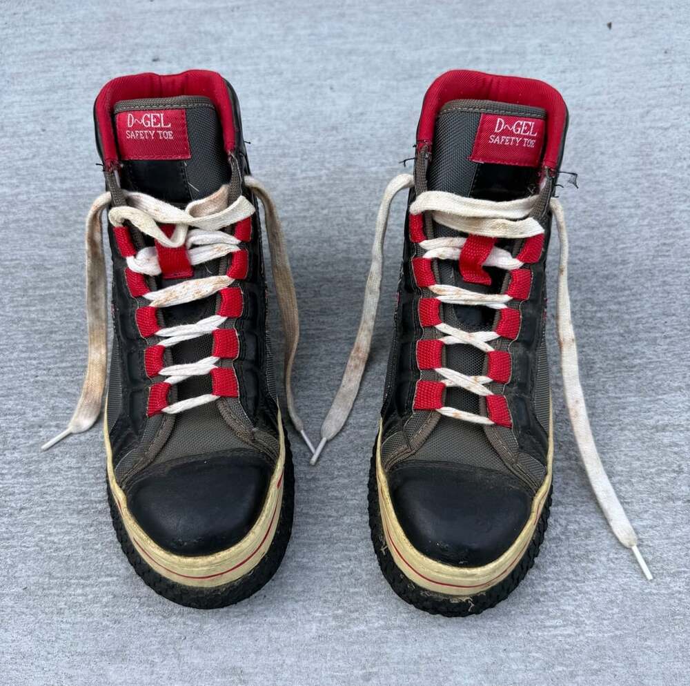 D-Gel Safety Toe Broomball Shoes Gray Black Red Size 5 US 37 EUR